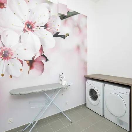 Peragro - Uti Apartment